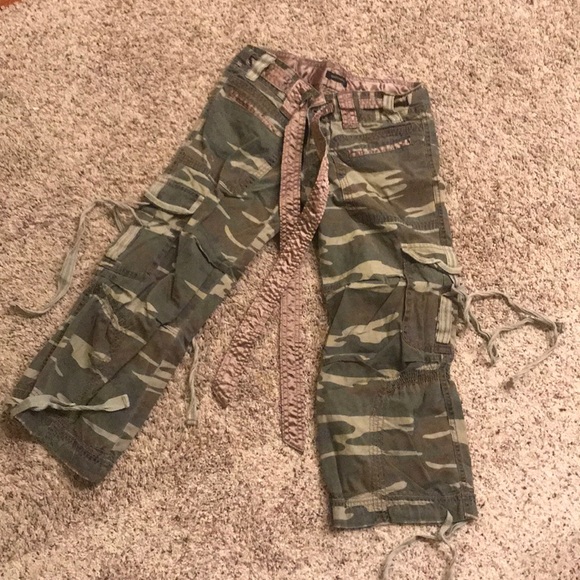camouflage capris women's